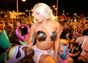 gaga1